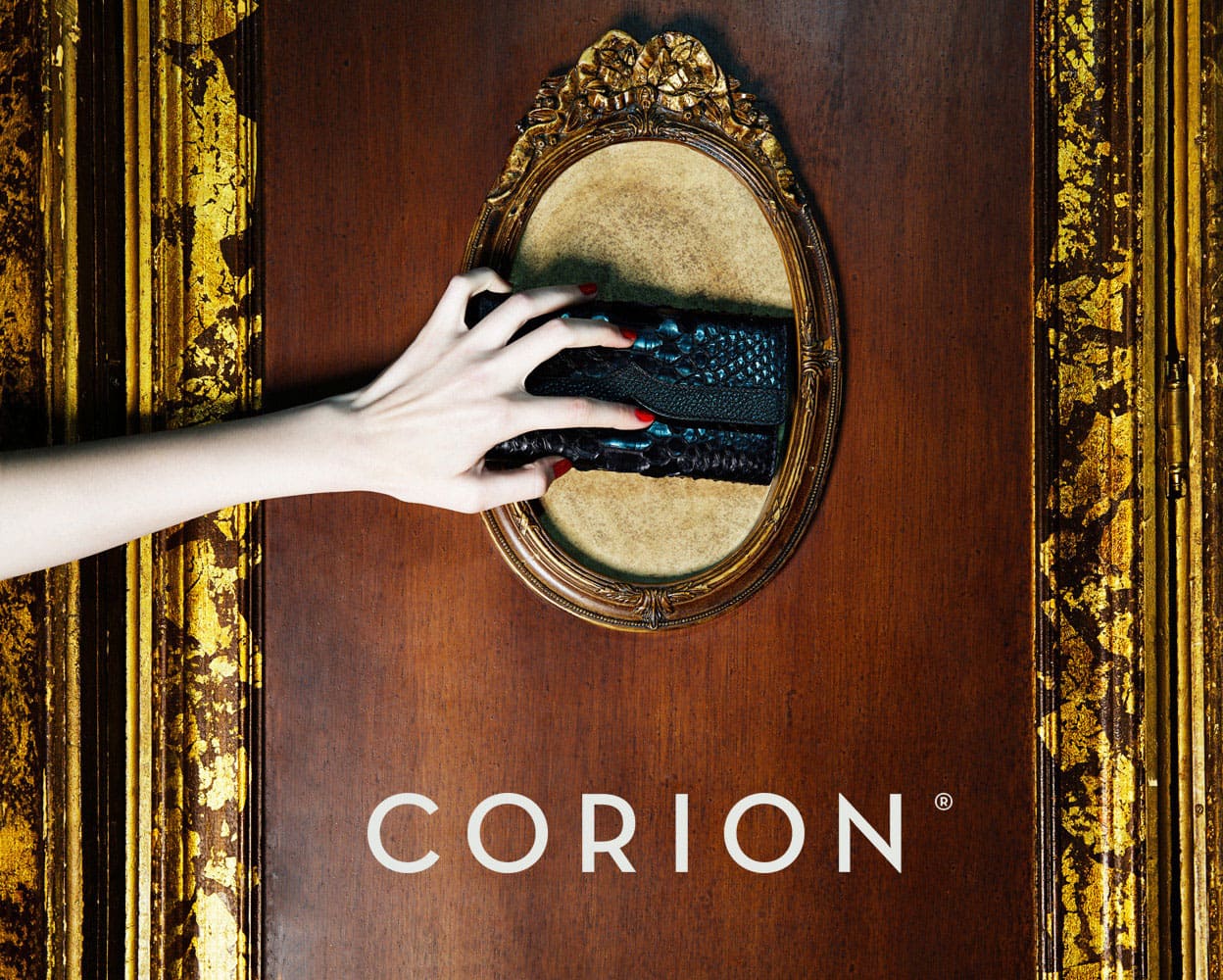 Campaña publicitaria realizada por el fotógrafo Richard Ramos junto a Enri Mür Studio para la marca de bolsos Corion.